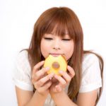 お菓子の食べすぎを治す方法１０こ